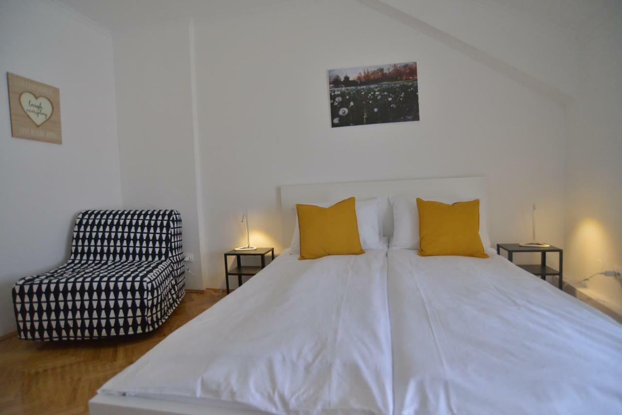 Apartman Lena Ðakovo Exteriör bild