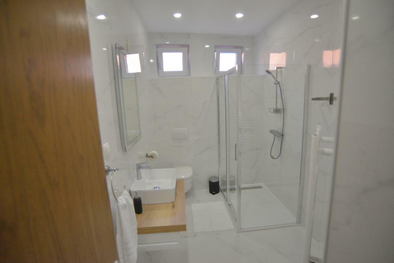 Apartman Lena Ðakovo Exteriör bild