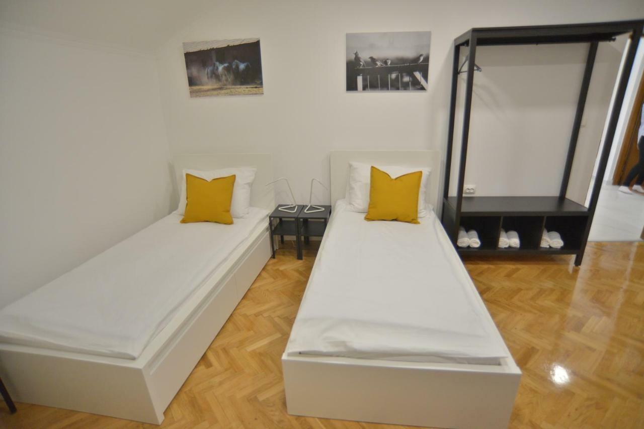 Apartman Lena Ðakovo Exteriör bild